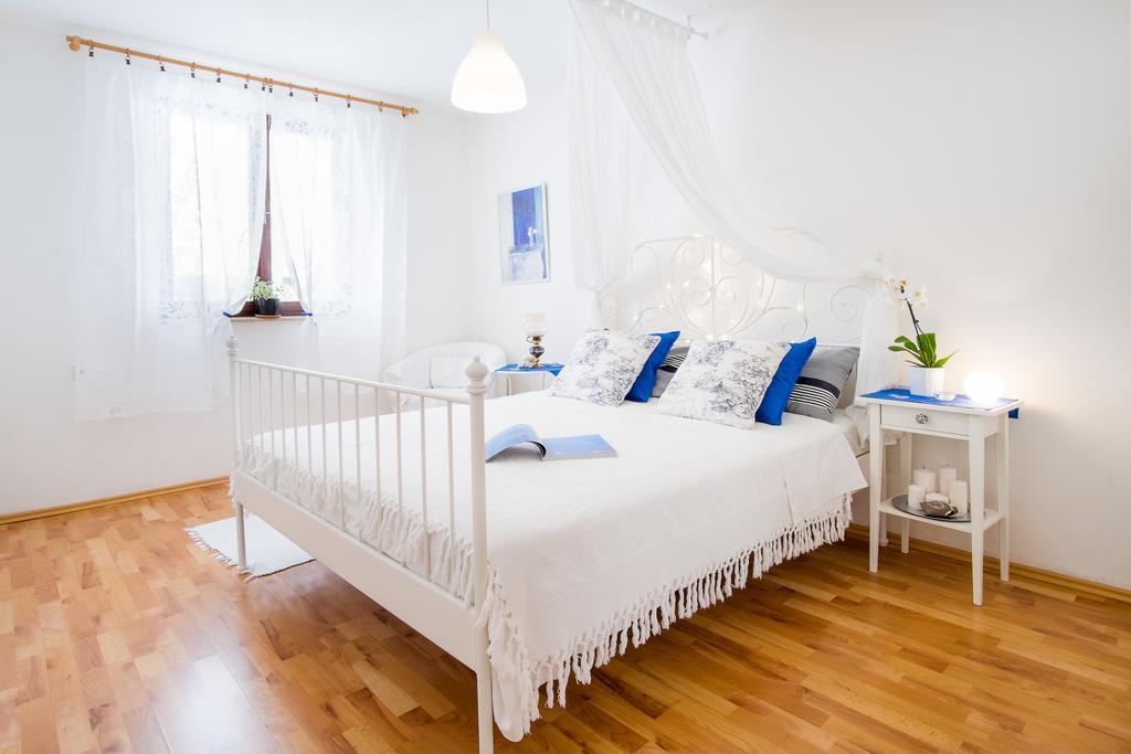Apartment Katarina Malinska Δωμάτιο φωτογραφία